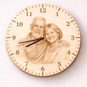 Personalizirani drveni zidni sat s fotografijom