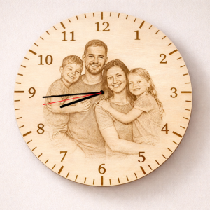 Personalizirani drveni zidni sat s fotografijom