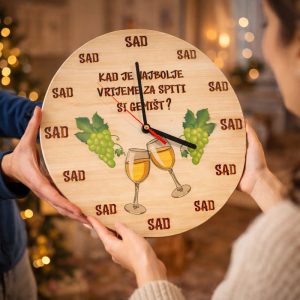 Drveni zidni sat GEMIŠT – originalni poklon za vinoljupce i ljubitelje gemišta