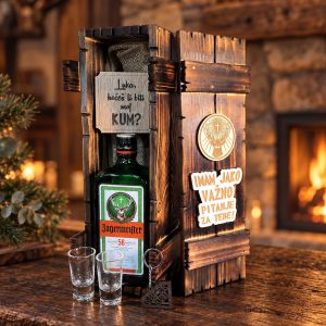Otvorena personalizirana kutija za kuma s Jägermeisterom, čašicama i natpisom „Luka, hoćeš li biti moj kum?”