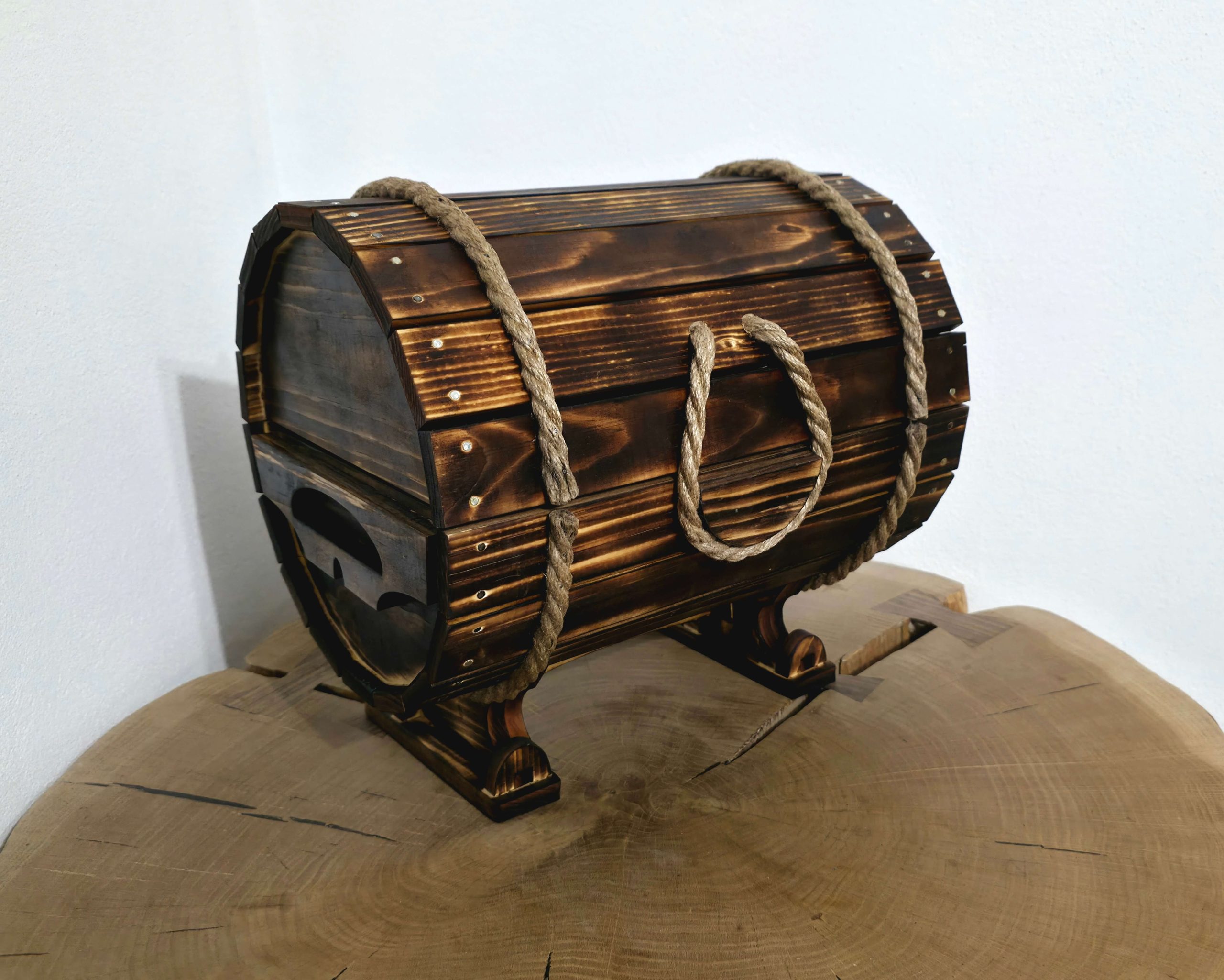 Originalan poklon za kuma i rođendan – drvena bačvica s gravurom