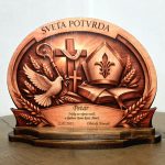 Poklon za Svetu potvrdu – trajna uspomena za krizmanika