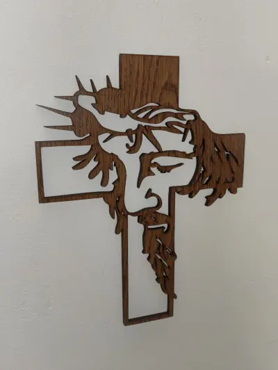 Križ Isus s krunom 2