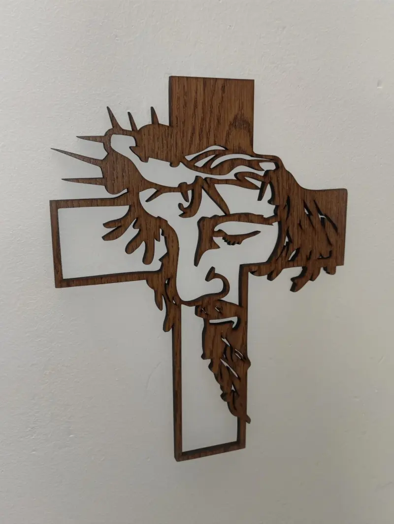 Križ Isus s krunom 2 Križ Isus s krunom 2