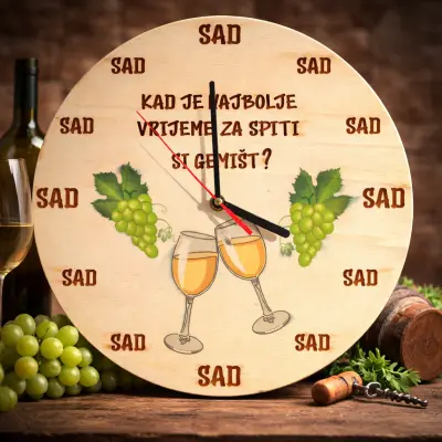 Drveni zidni sat GEMIŠT – originalni poklon za vinoljupce i ljubitelje gemišta